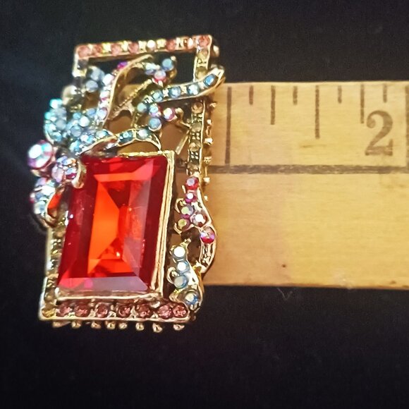 Beautiful Red & Gold Brooch - Picture 4 of 4